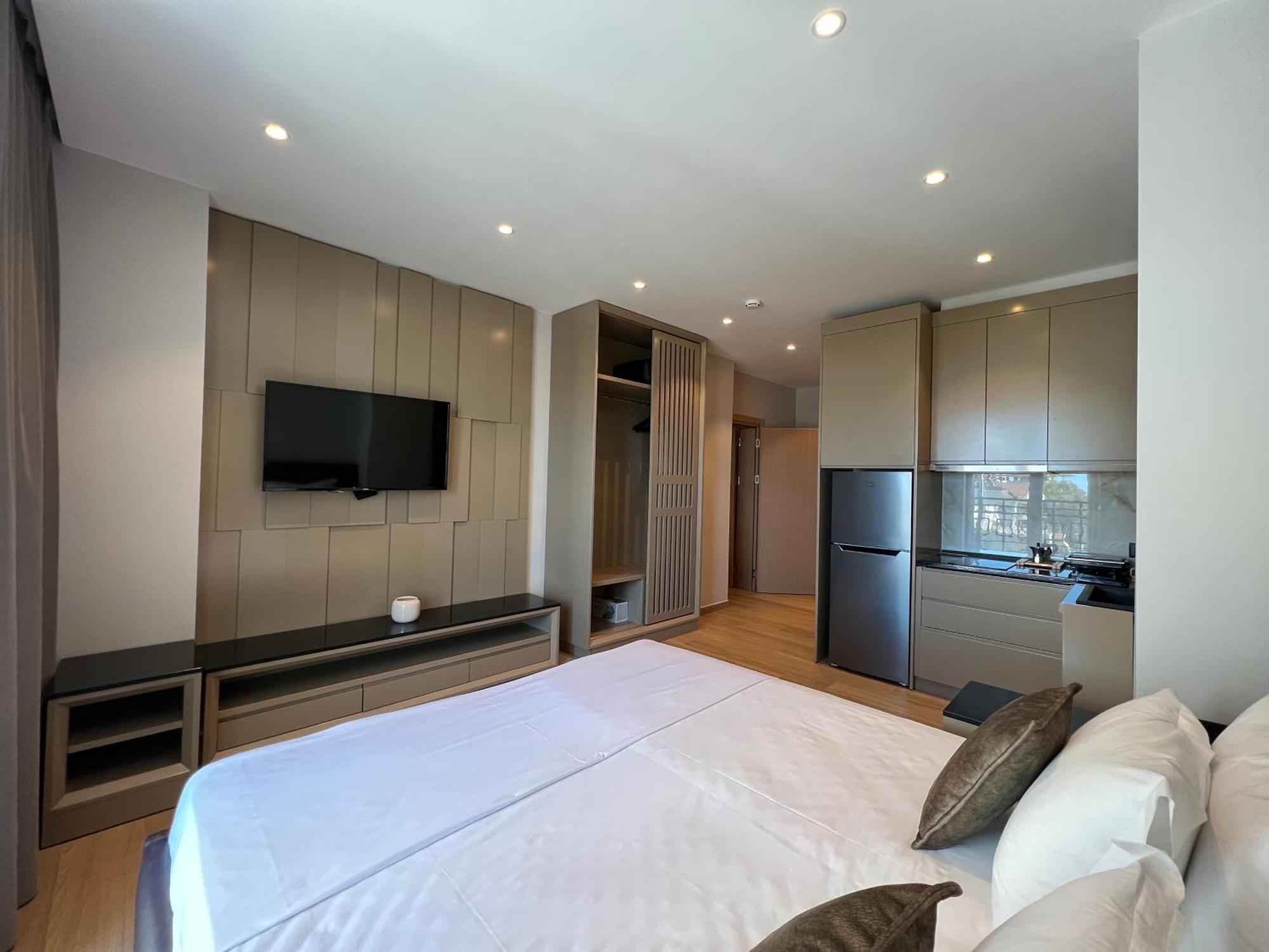 Coastline Luxury Apart Hotel Golem  Exterior foto